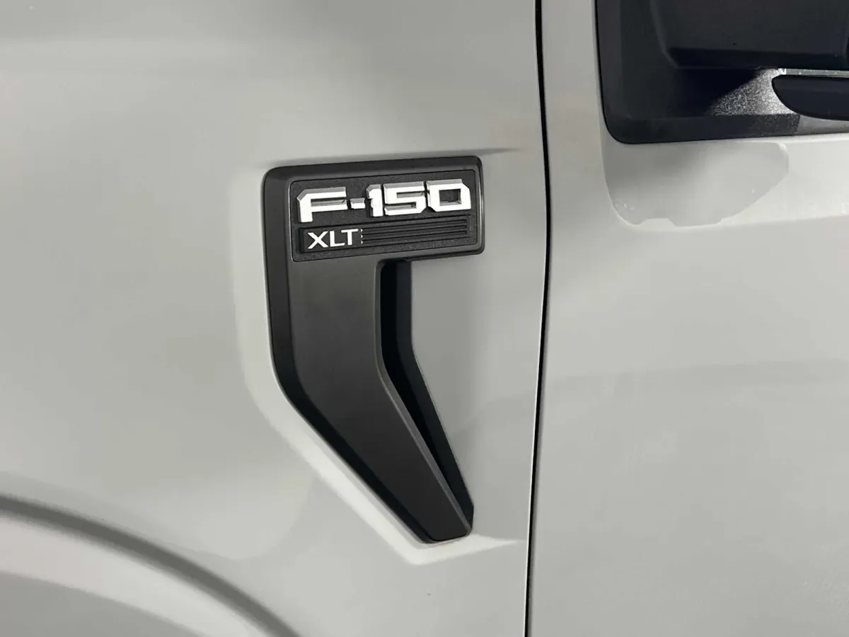 2023 Ford F-150 XLT thumbnail 11