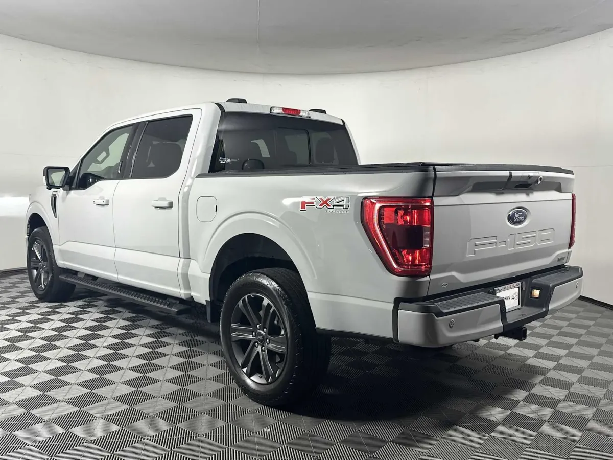 2023 Ford F-150 XLT thumbnail 3