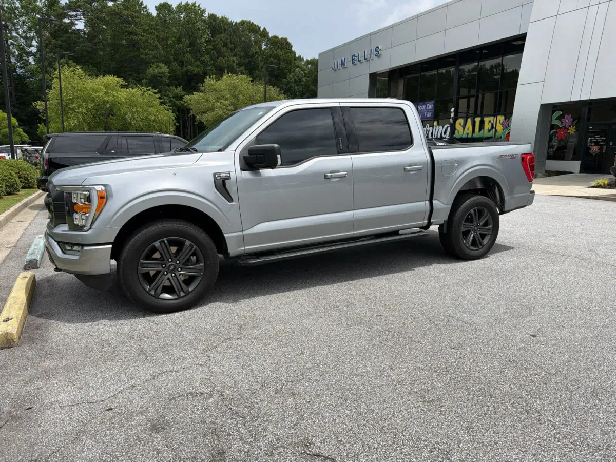 2023 Ford F-150 XLT thumbnail 2