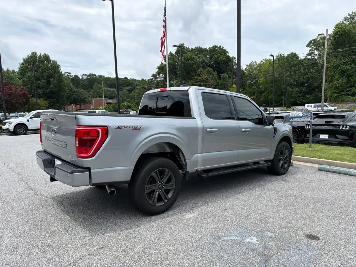 2023 Ford F-150 XLT thumbnail 4