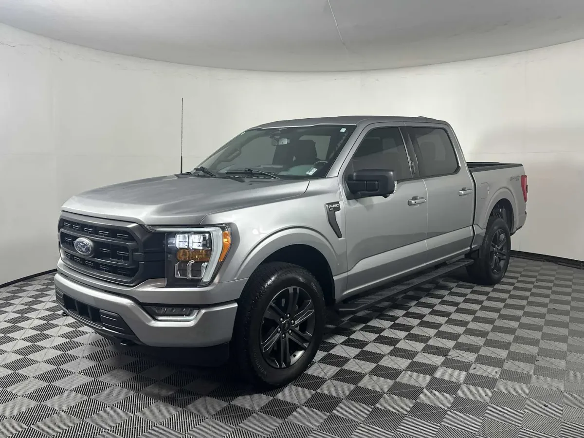 2023 Ford F-150 XLT thumbnail 6