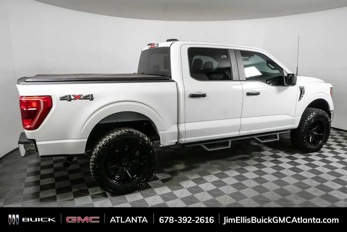 2023 Ford F-150 XLT thumbnail 2