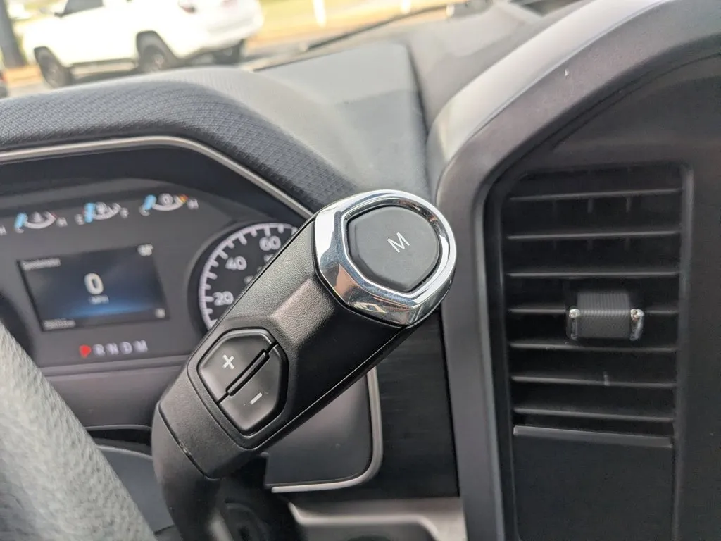 2023 Ford F-150 XLT thumbnail 18