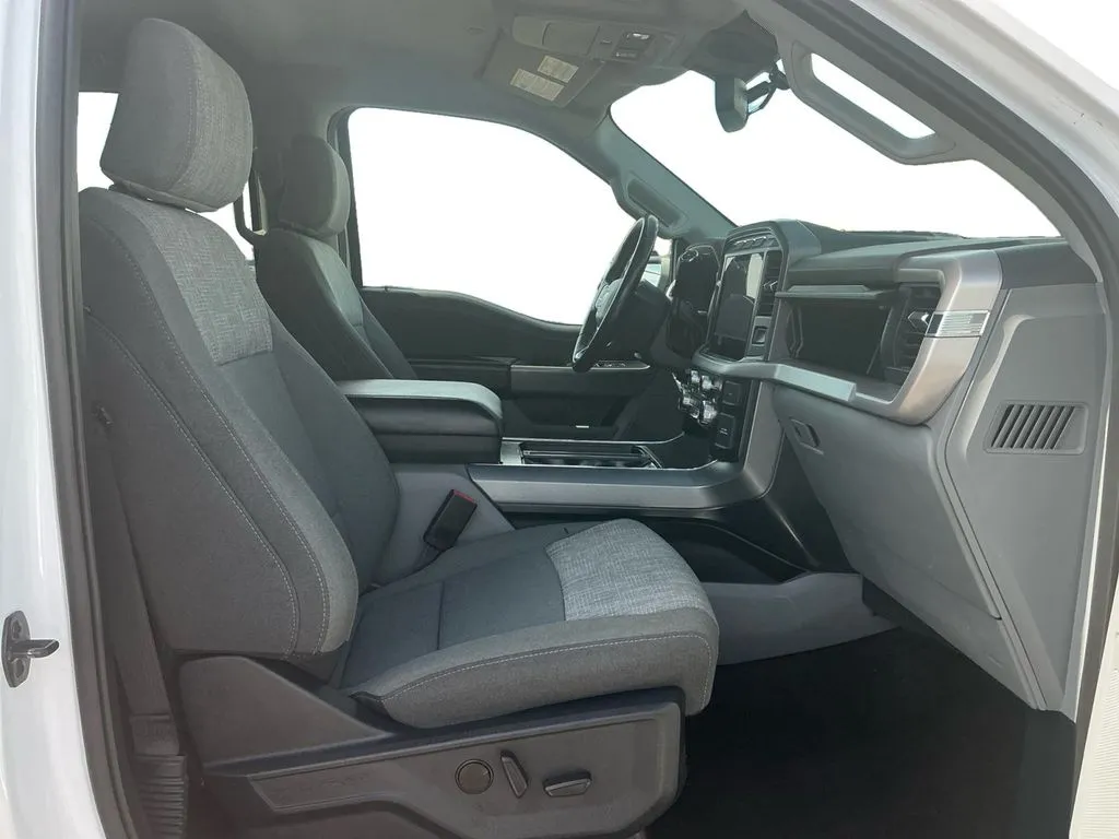 2023 Ford F-150 XLT thumbnail 22