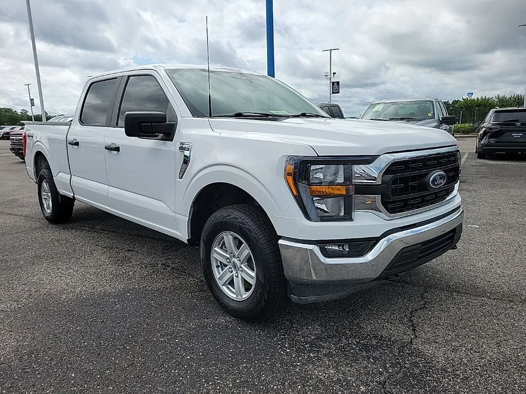 2023 Ford F-150 XLT thumbnail 3