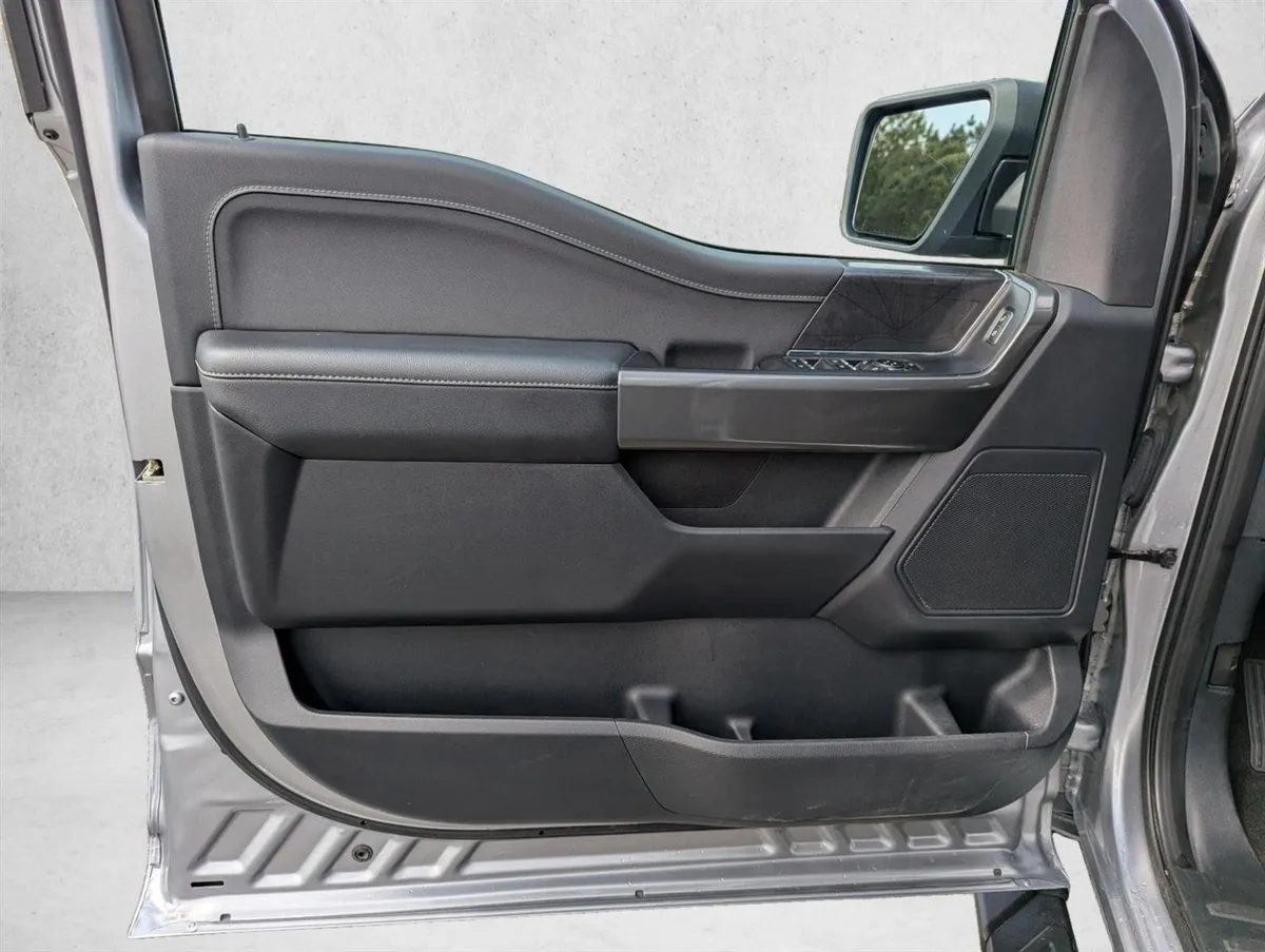 2023 Ford F-150 XLT thumbnail 21