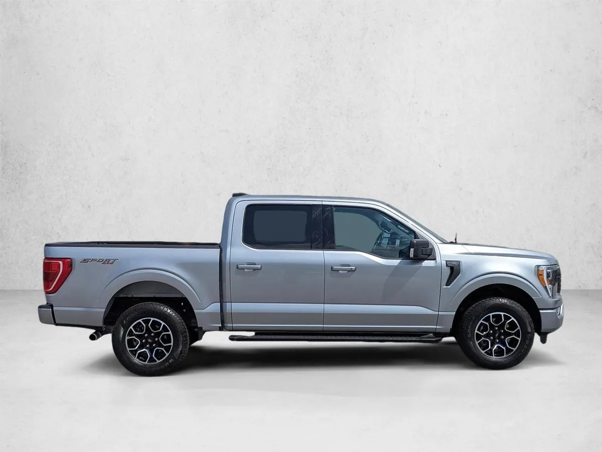 2023 Ford F-150 XLT thumbnail 4