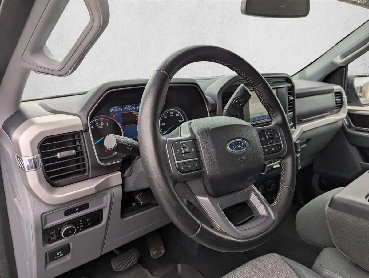 2023 Ford F-150 XLT thumbnail 12
