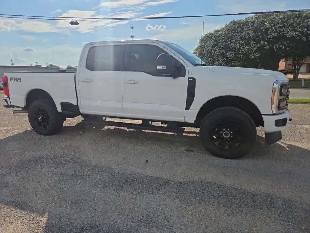 2023 Ford F-250SD XLT thumbnail 11