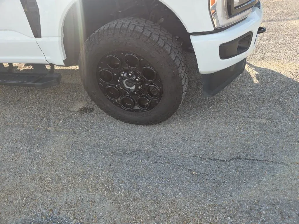 2023 Ford F-250SD XLT thumbnail 14