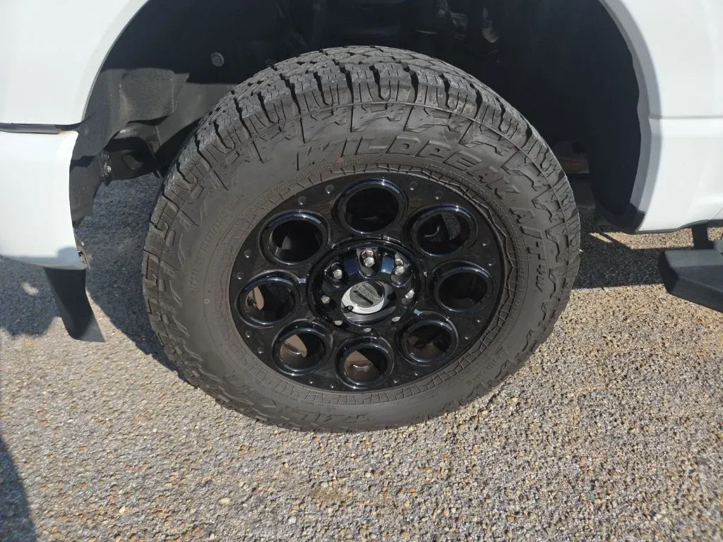 2023 Ford F-250SD XLT thumbnail 17