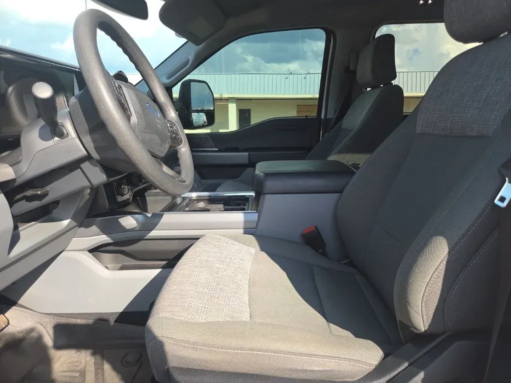 2023 Ford F-250SD XLT thumbnail 18