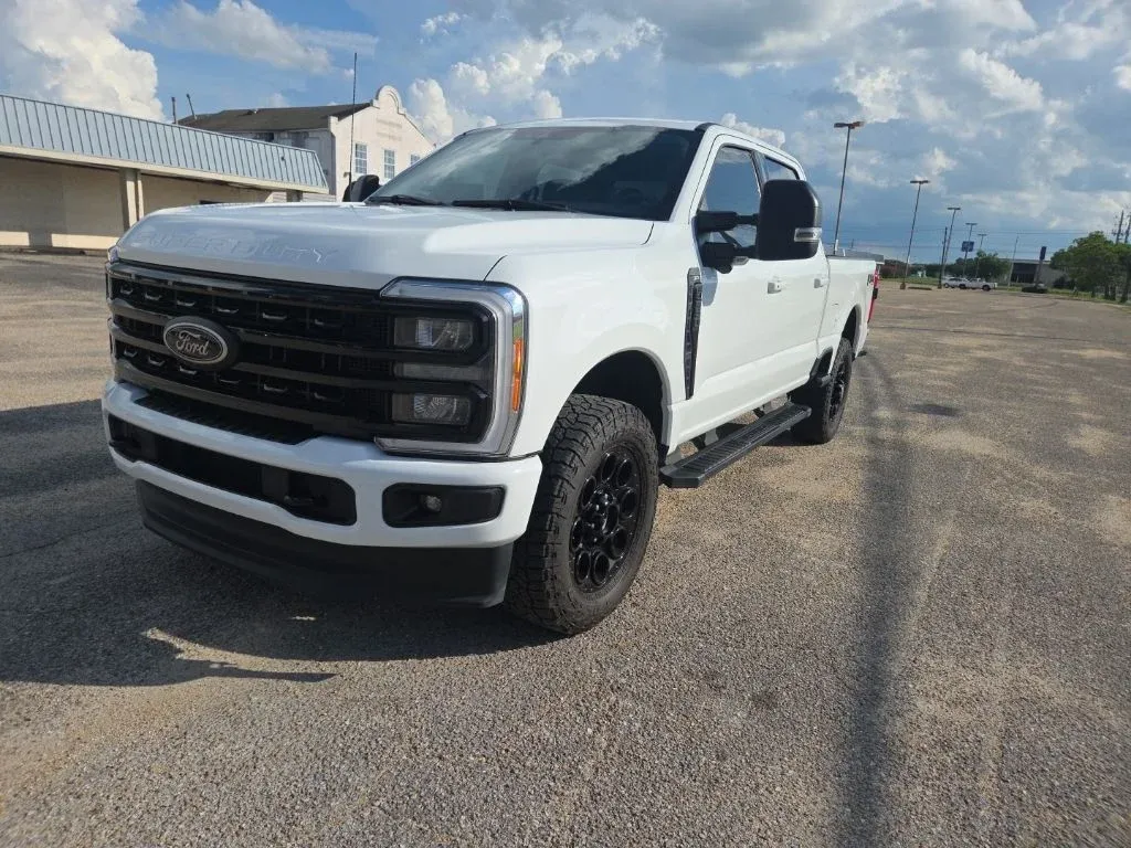 2023 Ford F-250SD XLT thumbnail 3