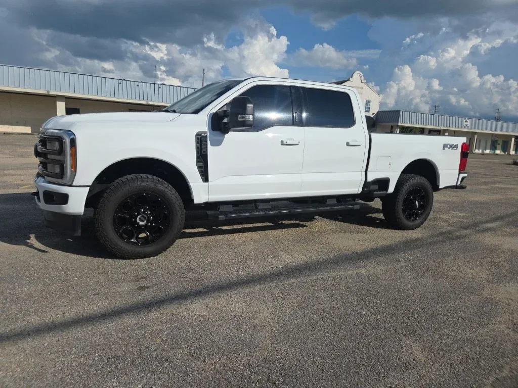 2023 Ford F-250SD XLT thumbnail 4