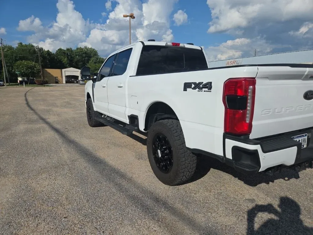 2023 Ford F-250SD XLT thumbnail 7