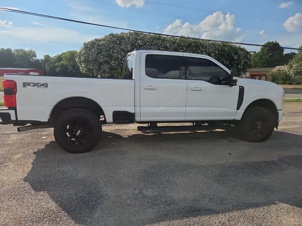 2023 Ford F-250SD XLT thumbnail 9