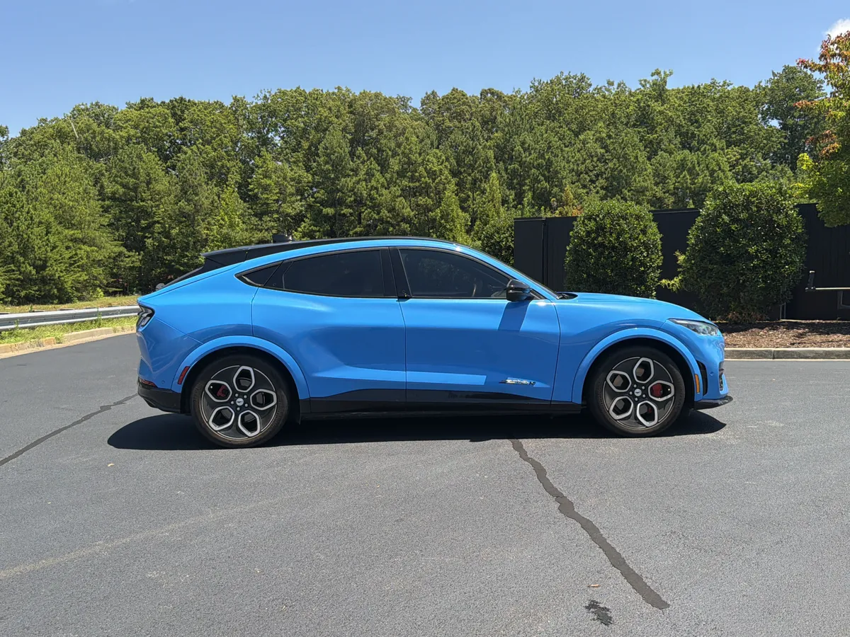 2023 Ford Mustang Mach-E GT thumbnail 4