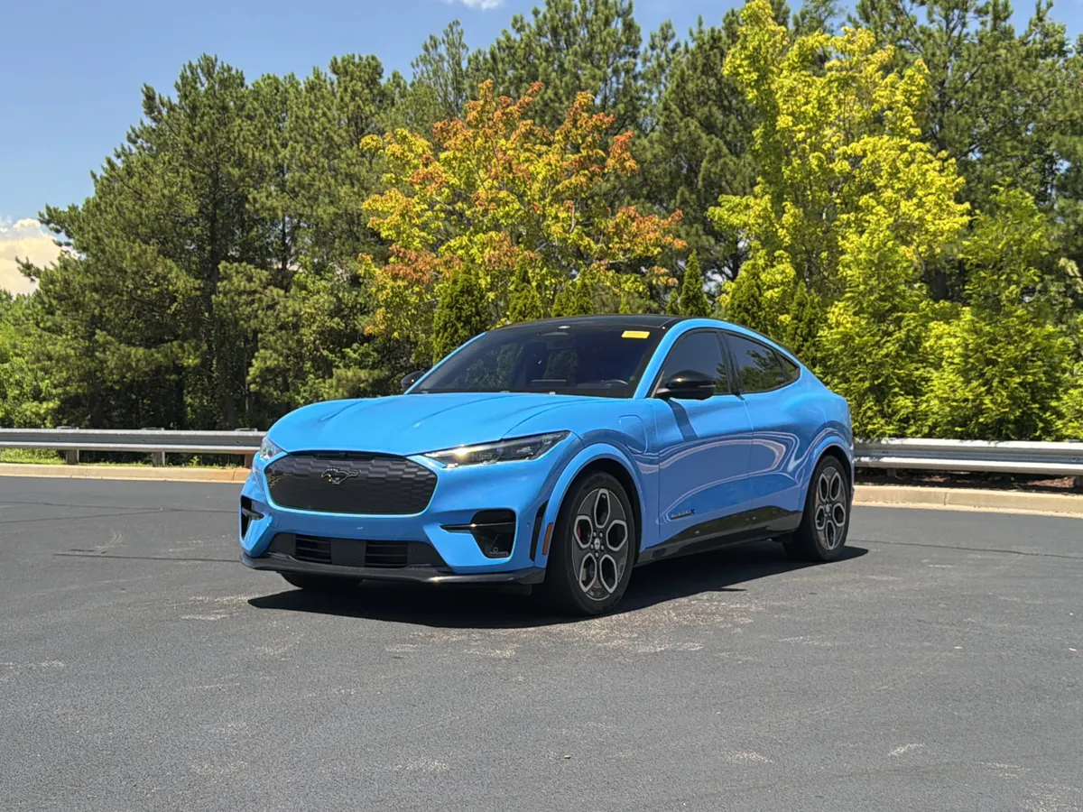 2023 Ford Mustang Mach-E GT thumbnail 9