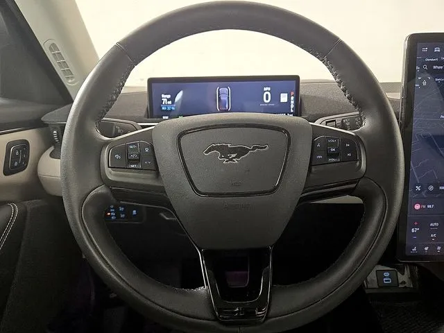 2023 Ford Mustang Mach-E Premium thumbnail 21