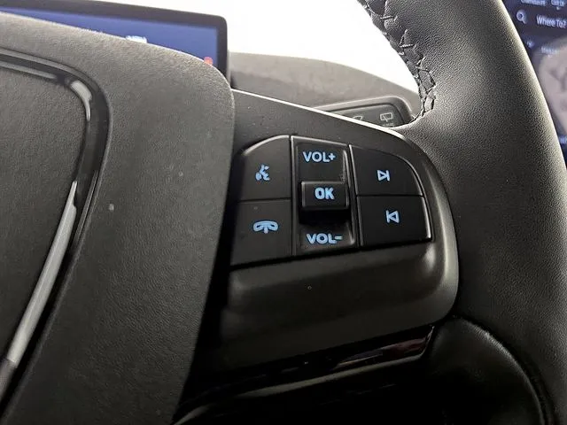 2023 Ford Mustang Mach-E Premium thumbnail 24