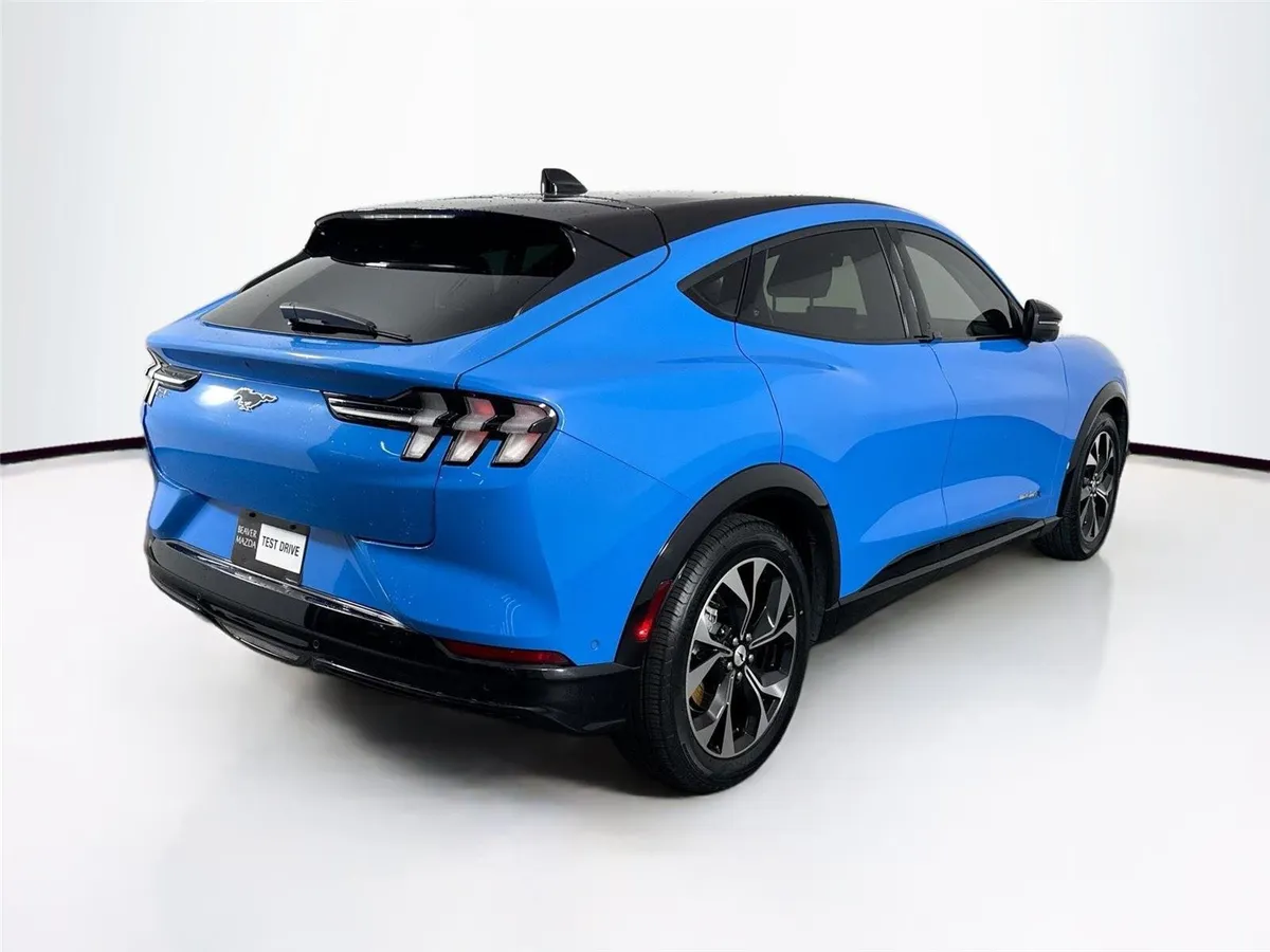 2023 Ford Mustang Mach-E Premium thumbnail 2