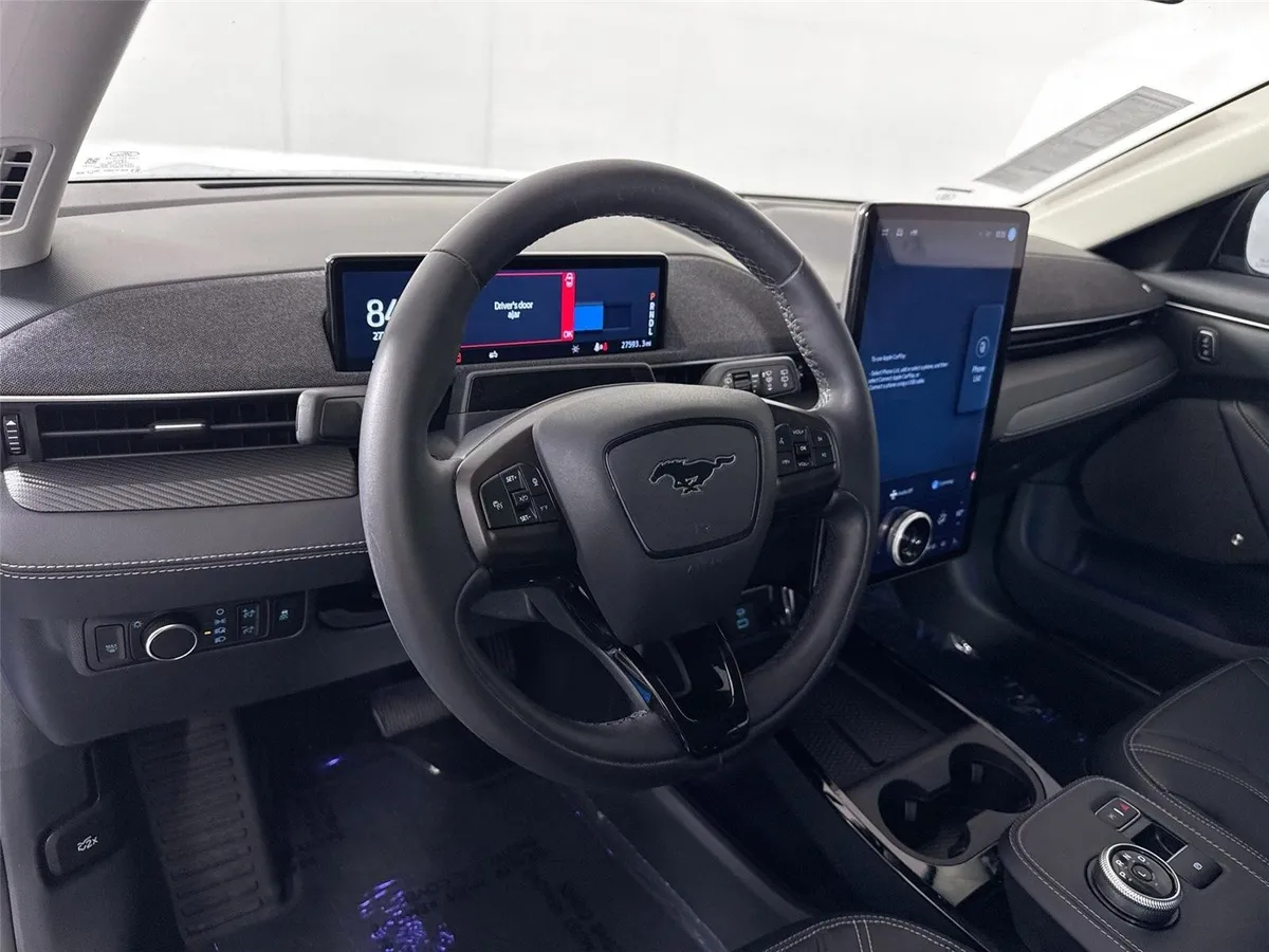 2023 Ford Mustang Mach-E Premium thumbnail 4