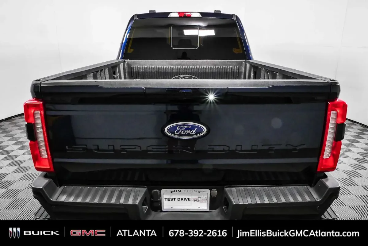 2023 Ford Super Duty F-250 Pickup LARIAT thumbnail 28