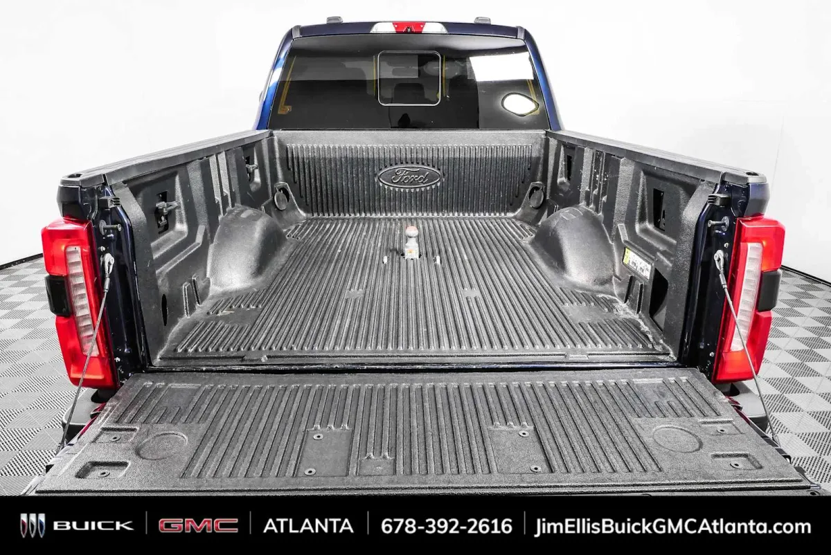 2023 Ford Super Duty F-250 Pickup LARIAT thumbnail 31
