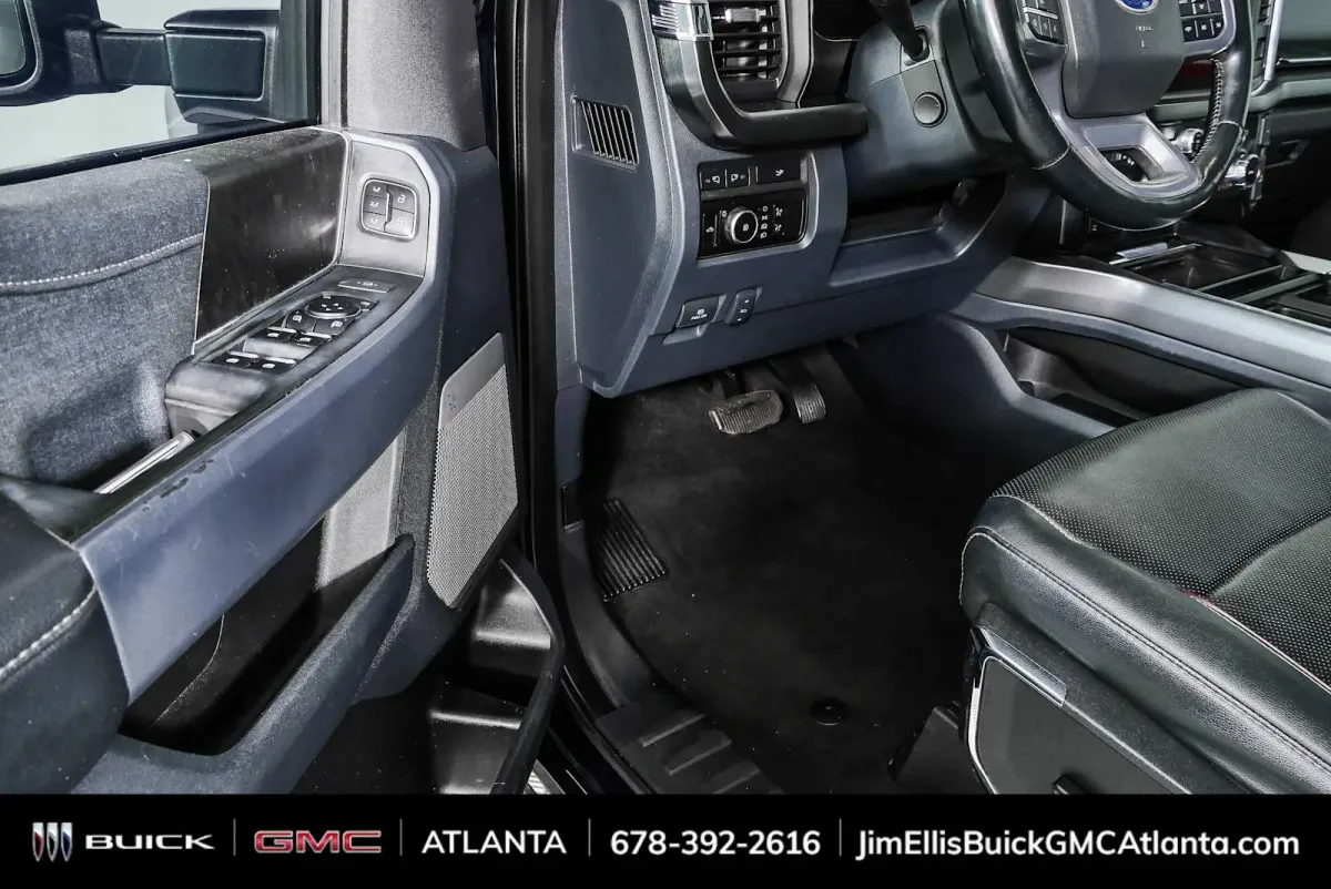 2023 Ford Super Duty F-250 Pickup LARIAT thumbnail 8