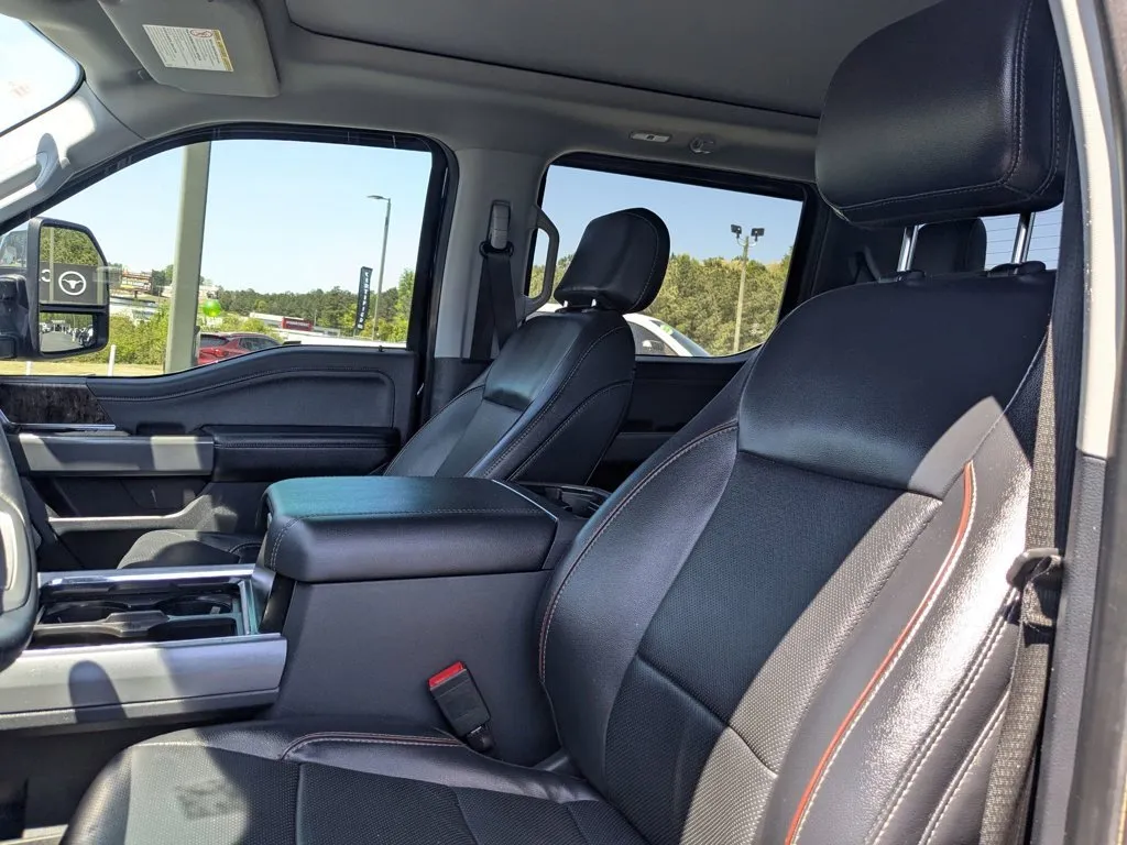 2023 Ford Super Duty F-250 SRW LARIAT thumbnail 15