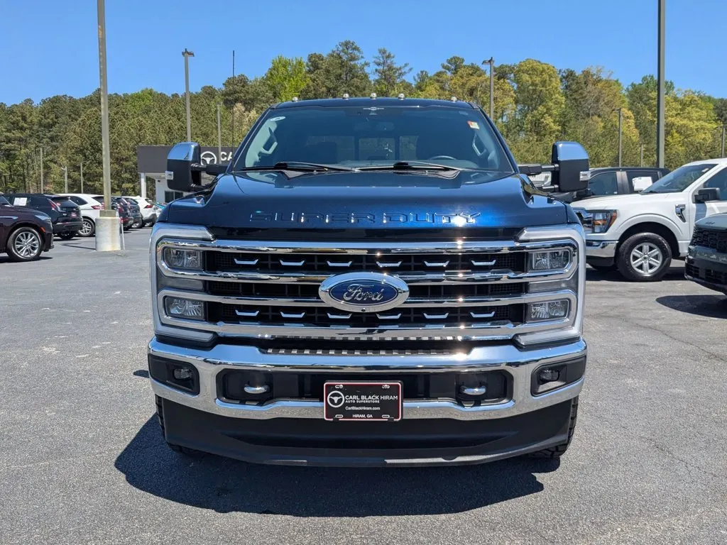 2023 Ford Super Duty F-250 SRW LARIAT thumbnail 2