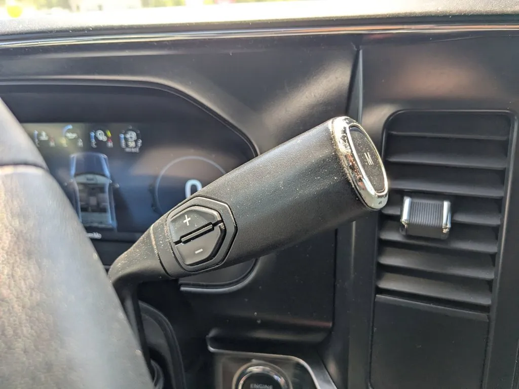 2023 Ford Super Duty F-250 SRW LARIAT thumbnail 20