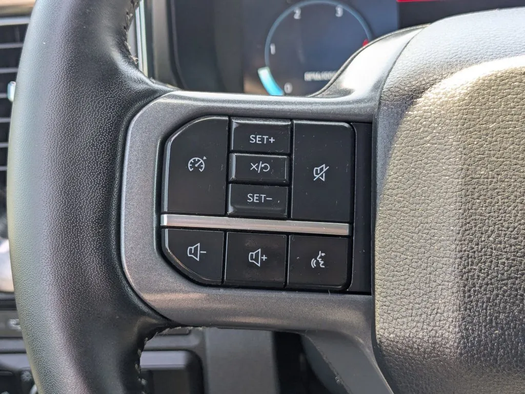 2023 Ford Super Duty F-250 SRW LARIAT thumbnail 22