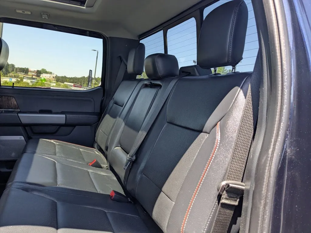 2023 Ford Super Duty F-250 SRW LARIAT thumbnail 25