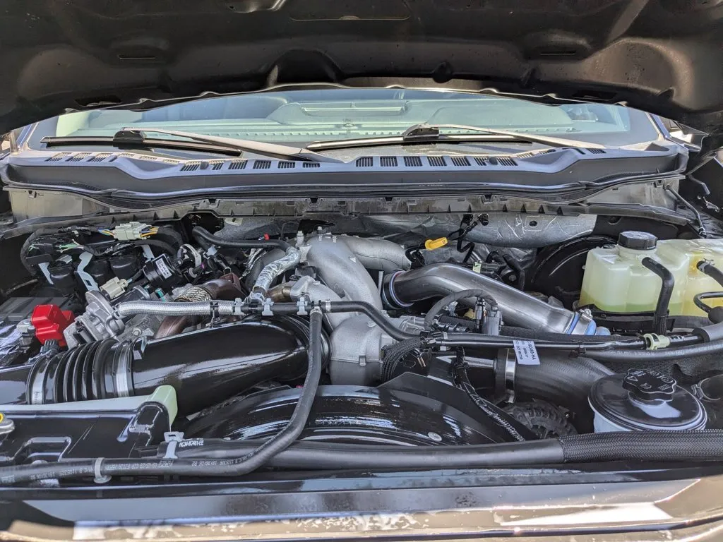 2023 Ford Super Duty F-250 SRW LARIAT thumbnail 32