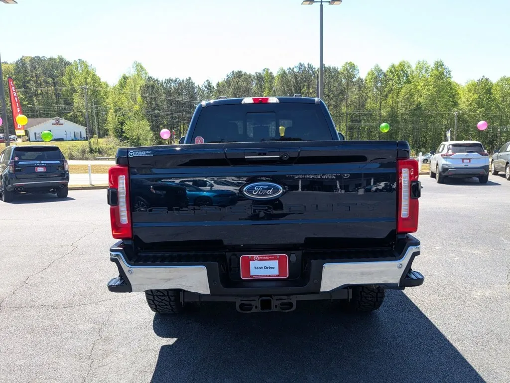 2023 Ford Super Duty F-250 SRW LARIAT thumbnail 6