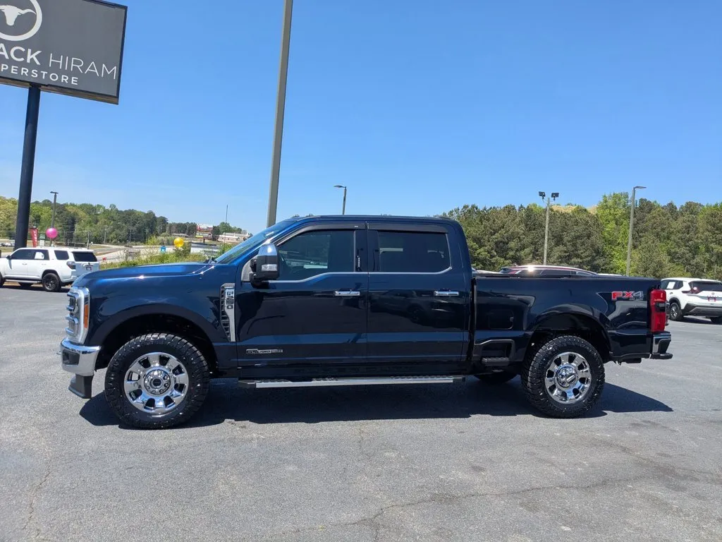 2023 Ford Super Duty F-250 SRW LARIAT thumbnail 8