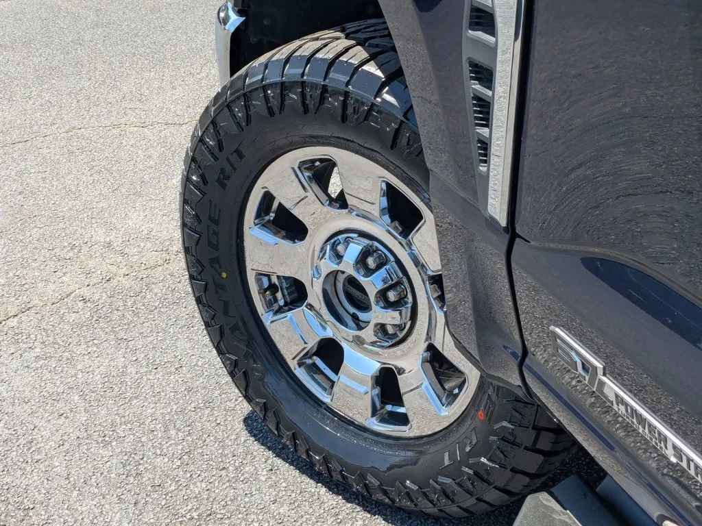 2023 Ford Super Duty F-250 SRW LARIAT thumbnail 9