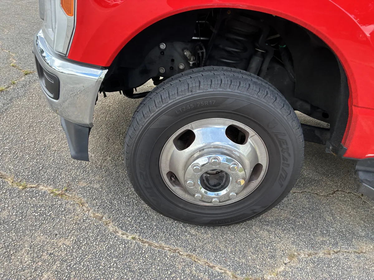 2023 Ford Super Duty F-350 DRW XL thumbnail 5