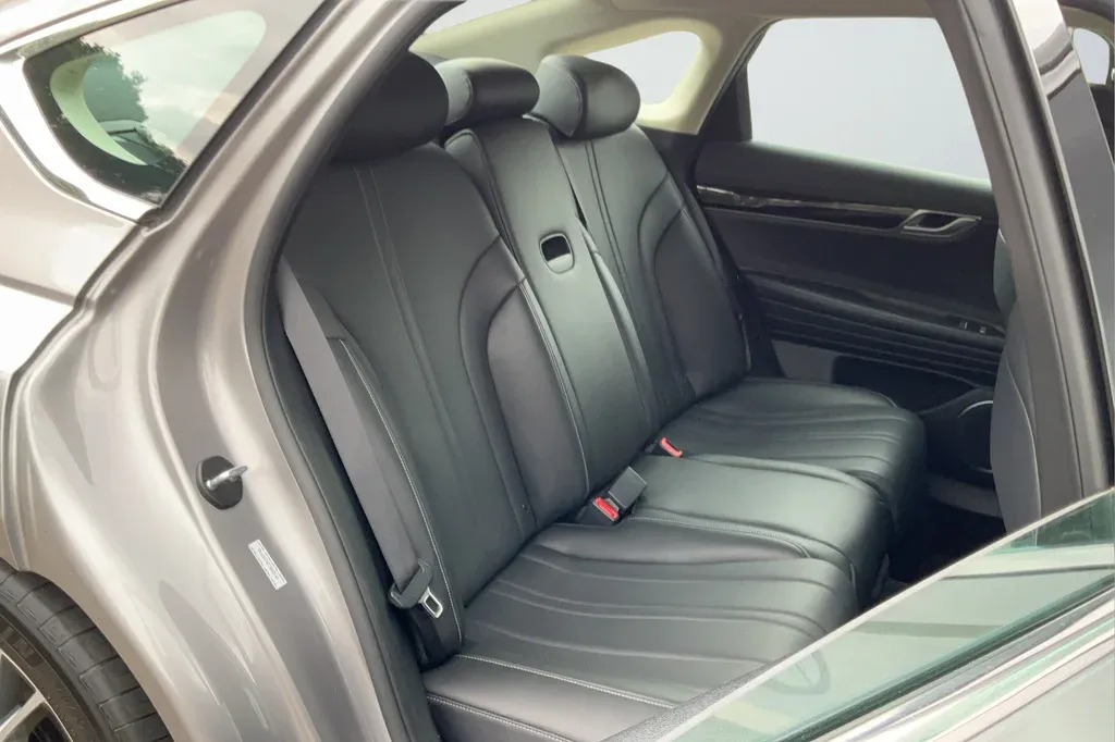 2023 Genesis G80 2.5T thumbnail 21
