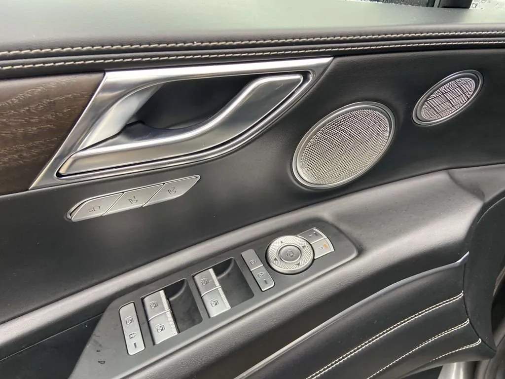 2023 Genesis GV80 3.5T thumbnail 12