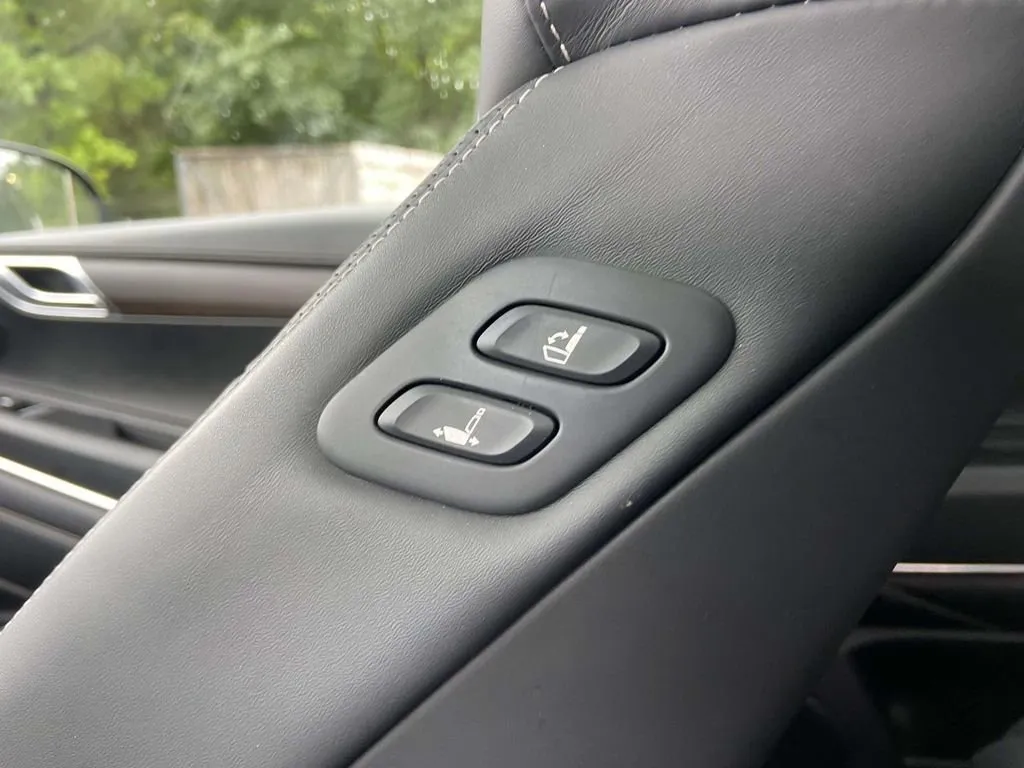 2023 Genesis GV80 3.5T thumbnail 18