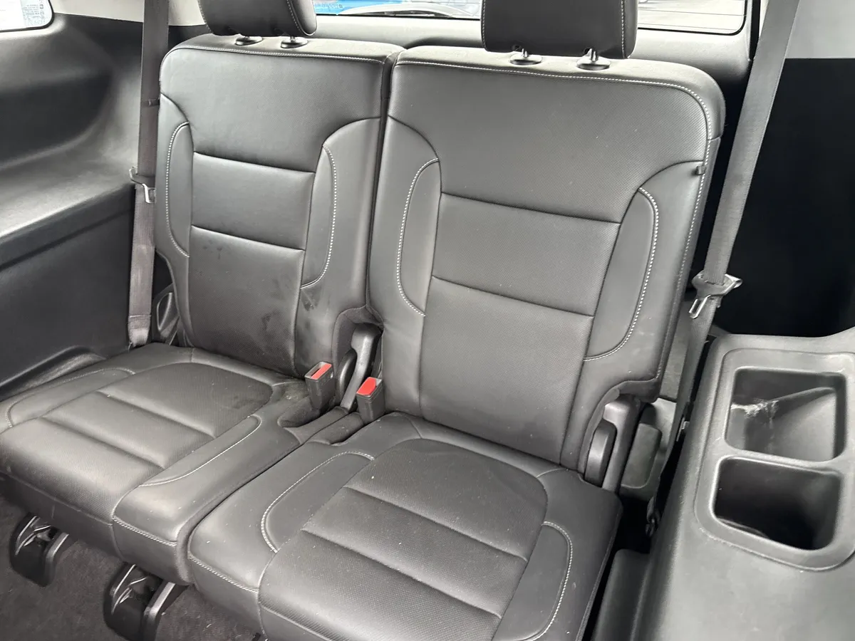 2023 GMC Acadia SLT thumbnail 19