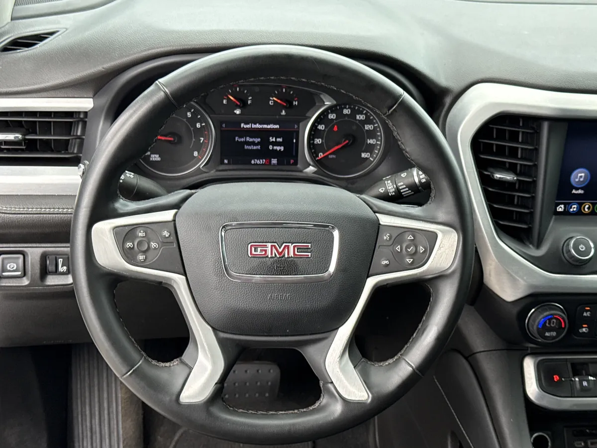 2023 GMC Acadia SLT thumbnail 21