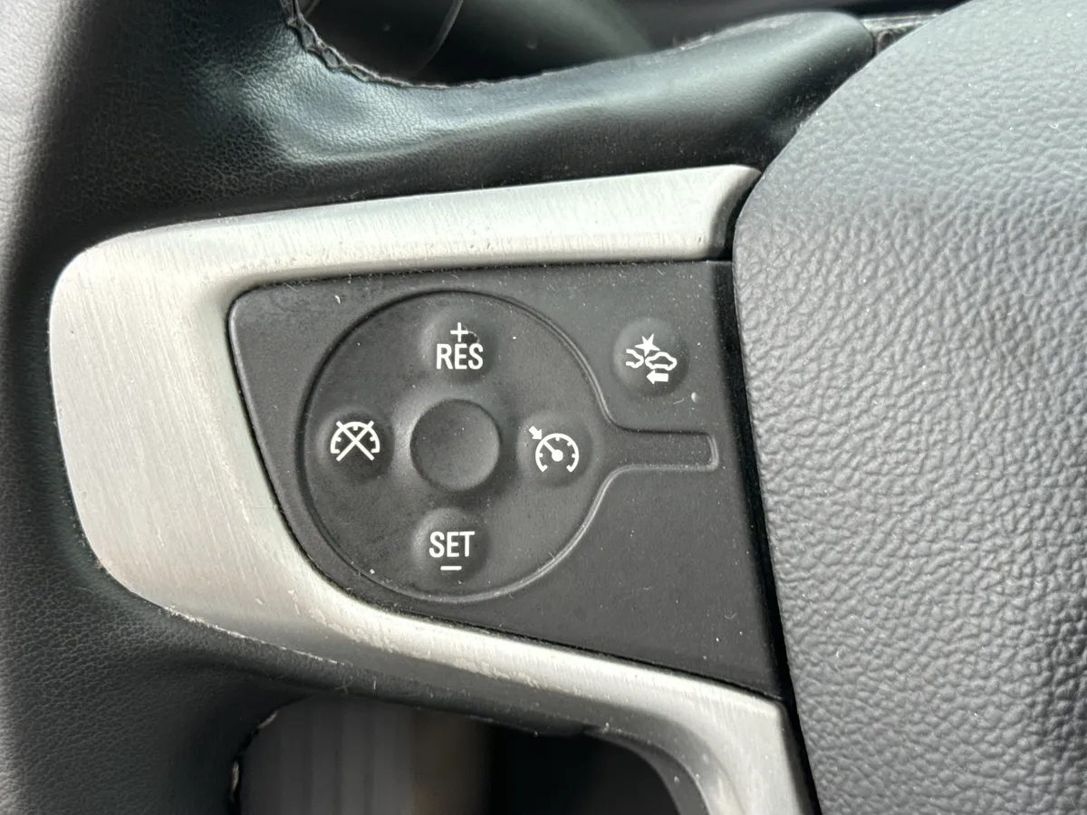 2023 GMC Acadia SLT thumbnail 22
