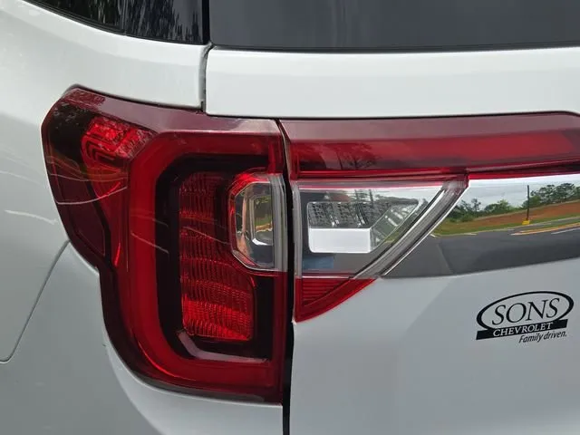 2023 GMC Acadia SLT thumbnail 12