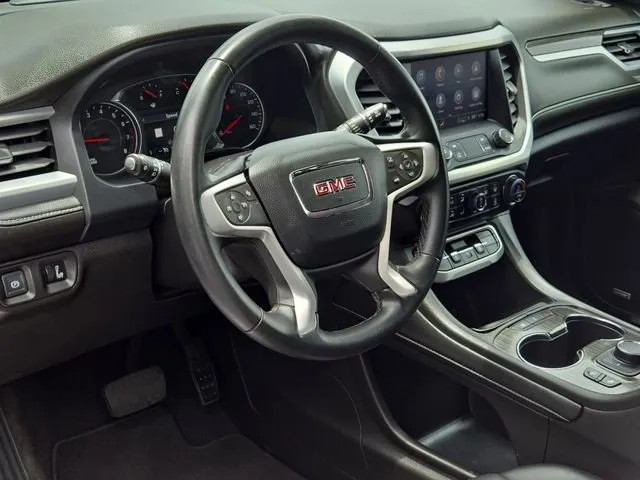 2023 GMC Acadia SLT thumbnail 17