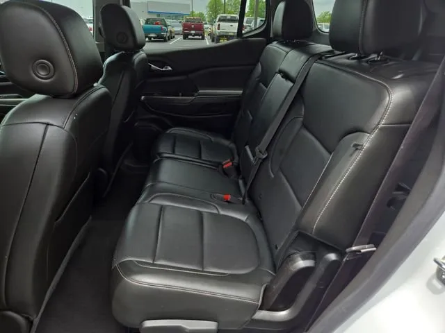 2023 GMC Acadia SLT thumbnail 19