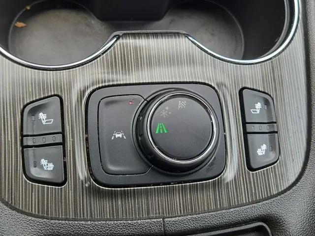 2023 GMC Acadia SLT thumbnail 28