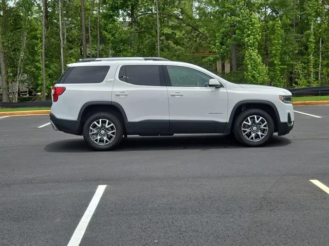 2023 GMC Acadia SLT thumbnail 8